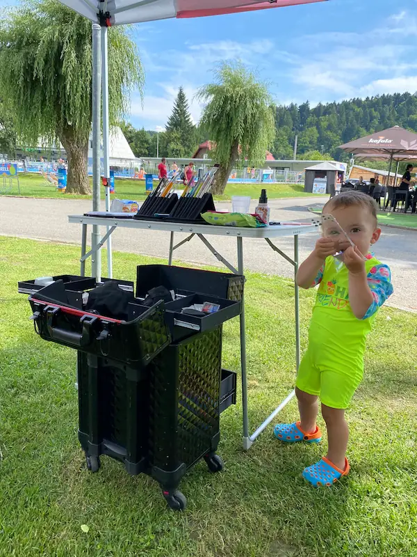 Ksychtíkovo v akci - malování dětí na festivalu